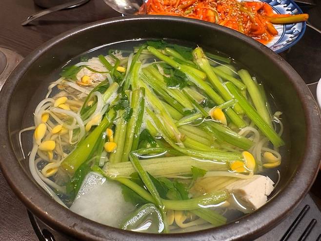 서울 서초구에 위치한 복어요릿집 '삼호복집'의 복국. 사진=이준형 블루밍비트 기자