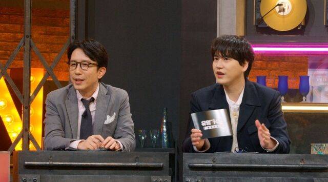 2022년 JTBC '유명가수전-배틀어게인'에 가수 규현과 함께 진행자로 출연한 유희열(왼쪽). JTBC 제공