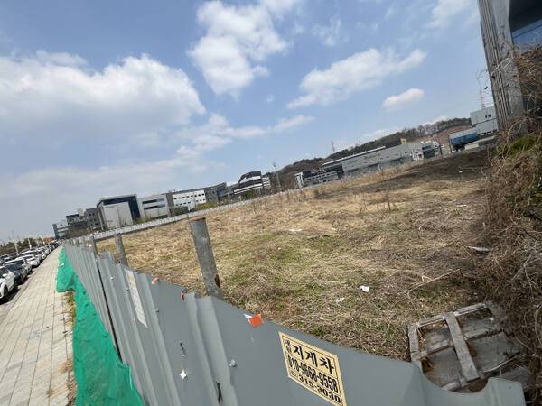 시흥도시공사가 지식산업센터를 짓기 위해 시흥시로부터 매입하려던 매화산업단지 내 공장용지(시흥시 매화동 845-1번지) 전경. 김형수기자