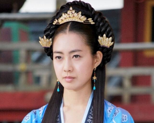 이요원이 예능에 출연해 솔직 담백한 일상 생활 이야기를 꺼냈다. / MBC '선덕여왕' 캡처