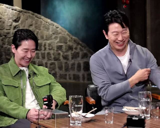 김수로와 엄기준이 유튜브에 출연해 입담을 과시했다. / 유튜브 '짠한형 신동엽' 캡처