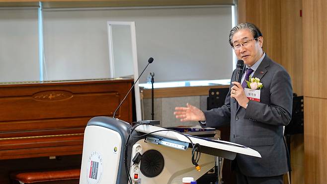 임기철 총장이 인문사회과학부 출범식 및 심포지엄 행사에 참석해 축사를 하고 있다. [GIST 제공]