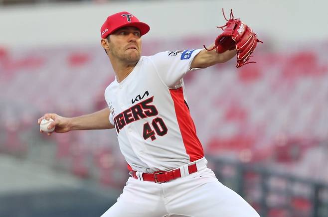 KIA 제임스 네일이 15일 광주-기아챔피언스필드에서 열린 KT전에 선발투수로 등판해 힘차게 공을 던지고 있다. 네일은 주무기인 투심과 스위퍼는 물론, 올 시즌을 앞두고 장착한 ‘킥체인지업’까지 적극적으로 활용해 KT 타자들을 압도했다. 사진제공｜KIA 타이거즈