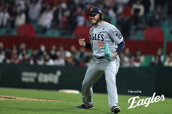 ▲ 15일 인천 SSG전에서 7이닝 12탈삼진 무실점 역투로 팀의 2-0 승리를 이끈 코디 폰세 ⓒ한화이글스