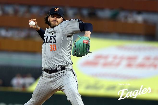 ▲ 올 시즌 한화의 외국인 에이스로 기대를 모으고 있는 폰세는 화끈한 구위로 그 가능성을 증명하고 있다 ⓒ한화이글스