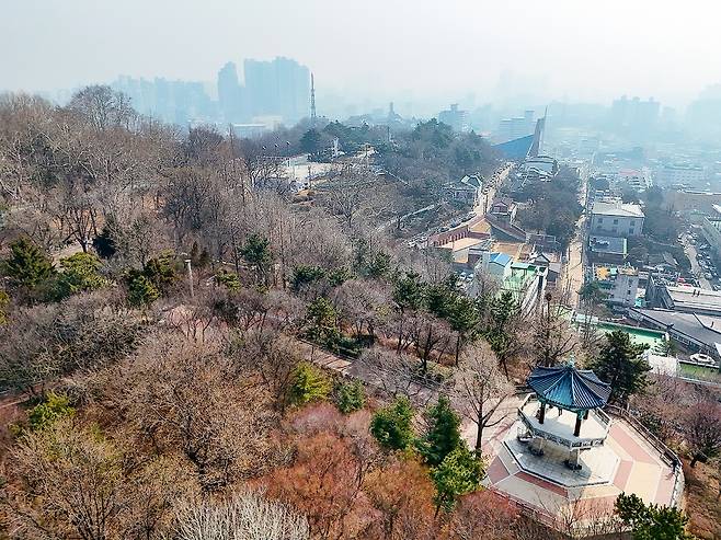 석정루와 자유공원 전경 [사진/임헌정 기자]