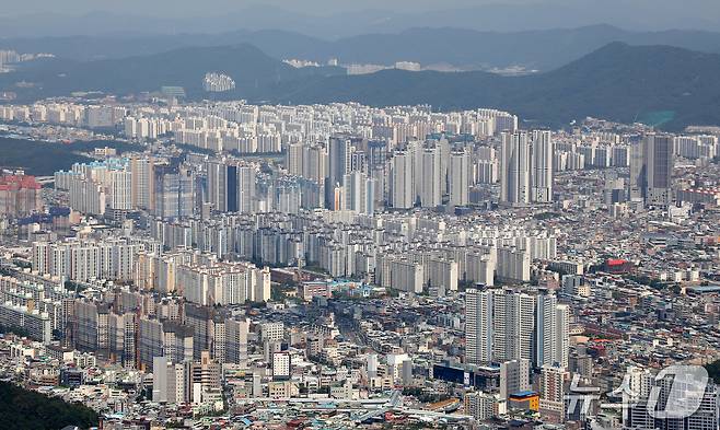 대구의 아파트 중위 매매 가격이 5개월 연속 하락했다. 사진은 대구 도심 전경.(사진은 기사 내용과 무관함) ⓒ News1 DB