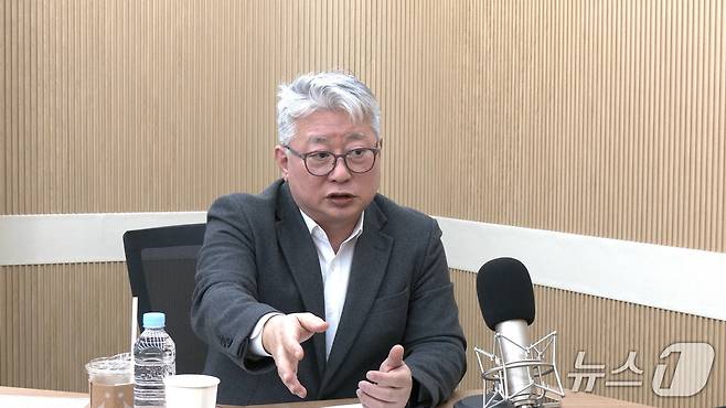 조응천 전 개혁신당 의원이 17일 뉴스1TV '팩트앤뷰'에 출연해 질문에 답하고 있다.