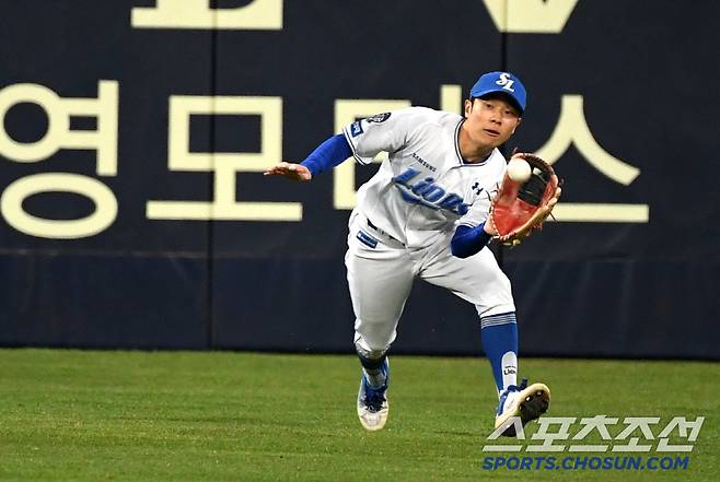 4일 대구 삼성라이온즈파크에서 열린 삼성 라이온즈와 한화 이글스의 경기. 4회초 2사 한화 노시환 안타성 타구를 삼성 중견수 김지찬이 처리하고 있다. 대구=박재만 기자 pjm@sportschosun.com/2025.04.04/