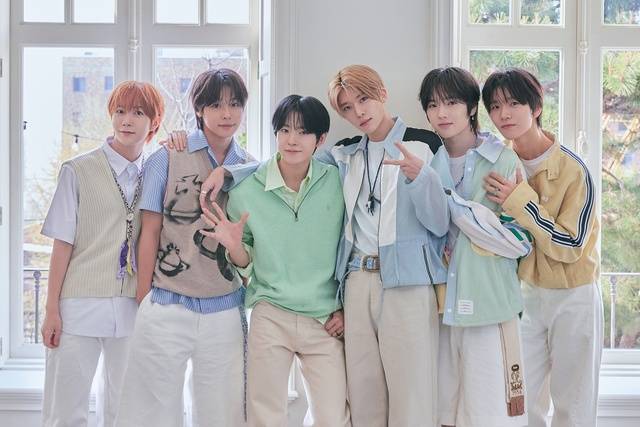 NCT WISH가 미니 2집 'poppop' 발매를 앞두고 인터뷰를 진행, "많은 분들에게 관심과 사랑을 받는 만큼 우리 무대를 보고 실망하지 않도록 책임감 있게 활동하겠다"고 말했다. 왼쪽부터 료 리쿠 유우시 시온 타쿠야 재희/SM엔터