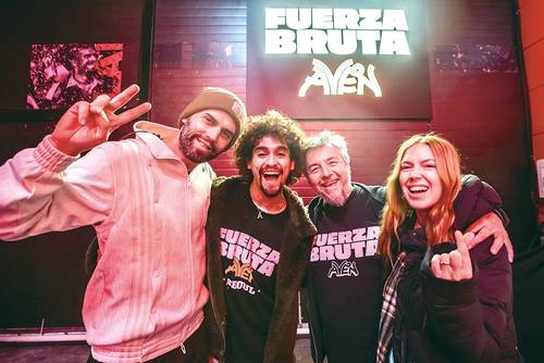 (왼쪽부터)디에고 이그나시오 페르난데즈 마요라 무대감독, 배우 펠리페 피케로아, 파비오 에다르도 다퀼라 총괄 코디네이터, 배우 카밀라 타란토