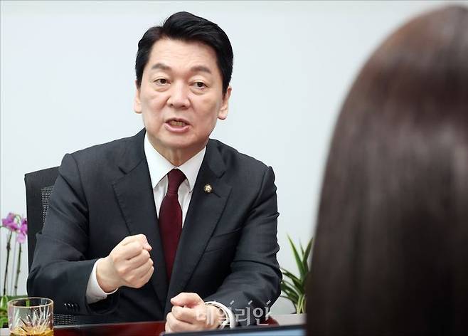 21대 대선 국민의힘 안철수 예비후보가 16일 오후 의원회관에서 데일리안과 인터뷰를 하고 있다. ⓒ데일리안 홍금표 기자