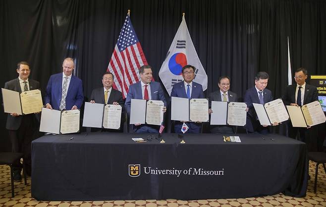 한국원자력연 컨소시엄, 美 미주리대 차세대연구로 초기설계 계약 체결.  사진제공 한국원자력연구소.