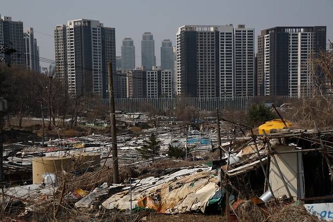 서울 강남지역의 '마지막 판자촌'으로 불리는 강남구 개포동 구룡마을 모습. 연합뉴스