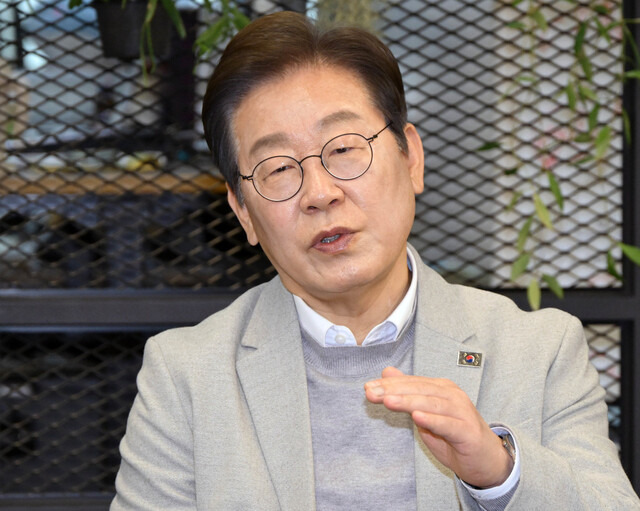 이재명 더불어민주당 대선 경선 후보가 지난 14일 서울 강남구 퓨리오사에서 머리발언을 하고 있다. 연합뉴스