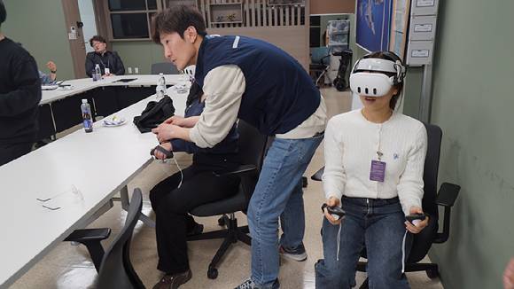 메타버스 공간에서 전투기 내부를 직접 볼 수 있는 전자식기술교범(IETM)을 체험해 봤다. 사진은 KF-21 정비화면. [사진=KAI]