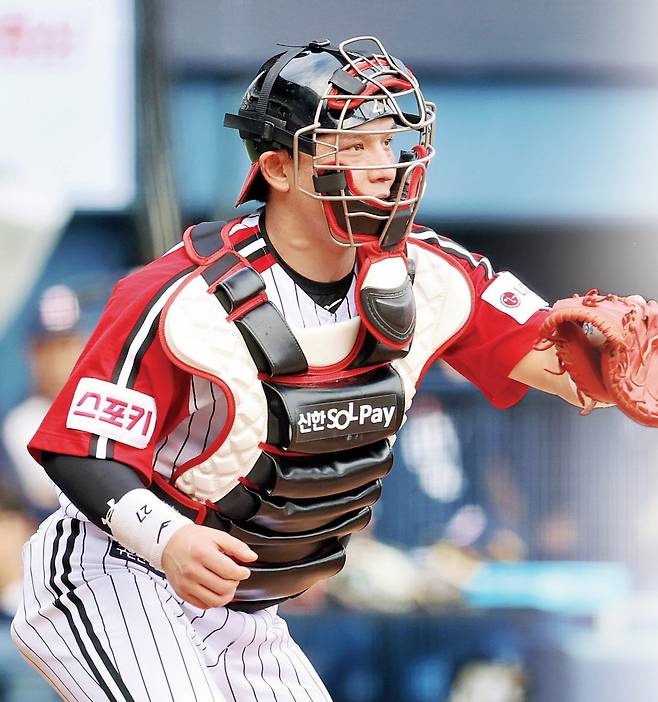 LG 포수 박동원이 투수가 던진 공을 잡고 있다. LG트윈스 제공