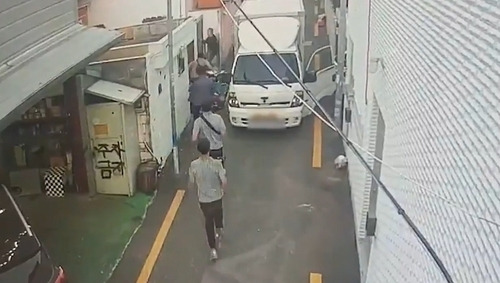 부산 주택가에 차려진 불법 파워볼 검거 현장 [부산경찰청]