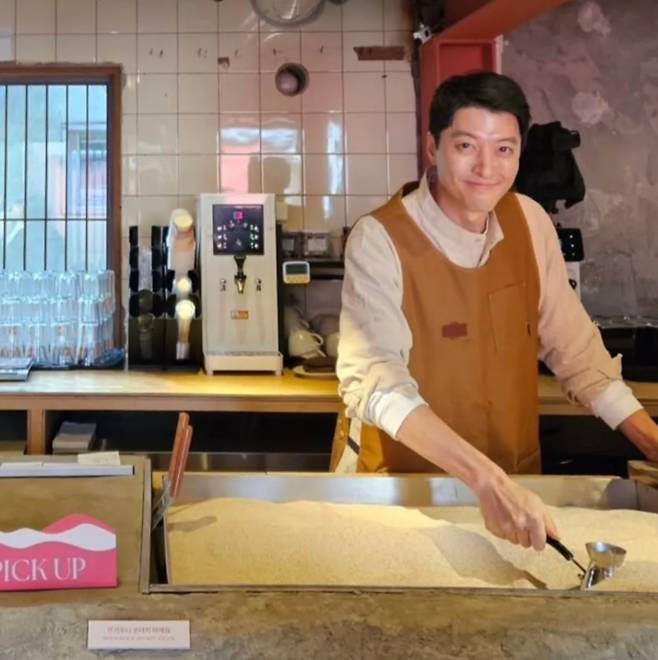 이동건이 제주 애월읍에 카페를 차렸다. 그는 지난해 '미운 우리 새끼'에서 카페 창업 로망을 밝힌 바 있다. /사진=인스타그램 갈무리