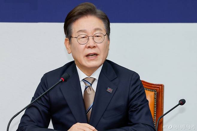 (서울=뉴스1) 안은나 기자 = 이재명 더불어민주당 대선 경선 후보가 16일 서울 여의도 국회에서 열린 공명선거 실천 서약식에서 인사말을 하고 있다. 2025.4.16/뉴스1  Copyright (C) 뉴스1. All rights reserved. 무단 전재 및 재배포,  AI학습 이용 금지. /사진=(서울=뉴스1) 안은나 기자