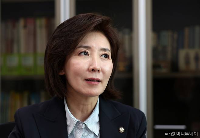 나경원 제21대 대통령 선거 국민의힘 경선 후보가 16일 서울 여의도 국회 의원회관에서 뉴시스와 인터뷰를 하고 있다. /사진=뉴시스