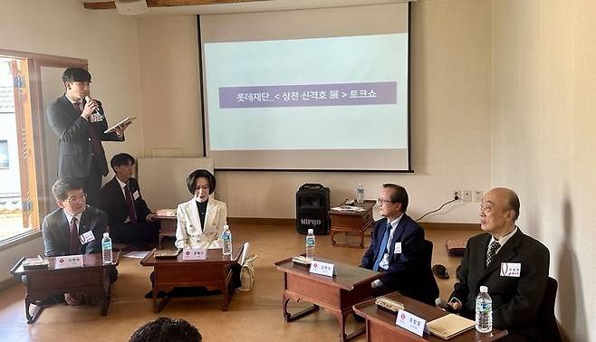 [서울=뉴시스] 이혜원 기자 = 16일 서울 종로구에 위치한 전통문화공간 무계원에서 열린 '상전 신격호 展' 기자간담회 *재판매 및 DB 금지