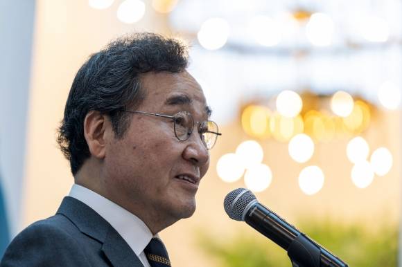 이낙연 새미래민주당 상임고문이 17일 용산구 전쟁기념관에서 열린 개헌연대 국민대회에서 발언하고 있다. 뉴스1