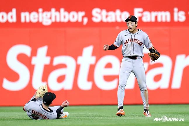 이정후(오른쪽). /AFPBBNews=뉴스1