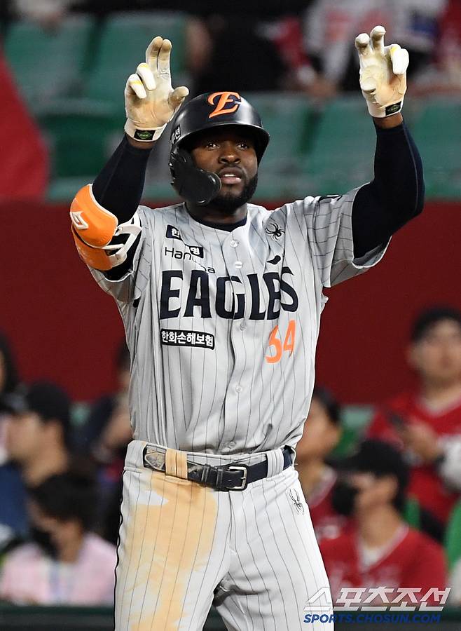 1할대 플로리얼은 잊어라 최근 10경기 4할대 육박하는 뜨거운 타격감.