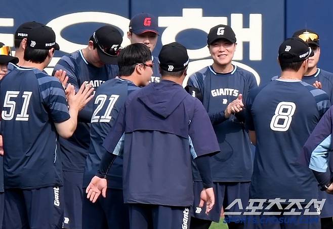 미팅 내내 웃음 끊이지 않은 박진형