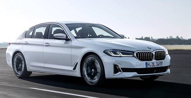 사진 : BMW 520i