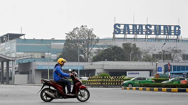 삼성은 공급망 다각화를 위해 베트남에 진출한 여러 다국적 기업 중 하나다