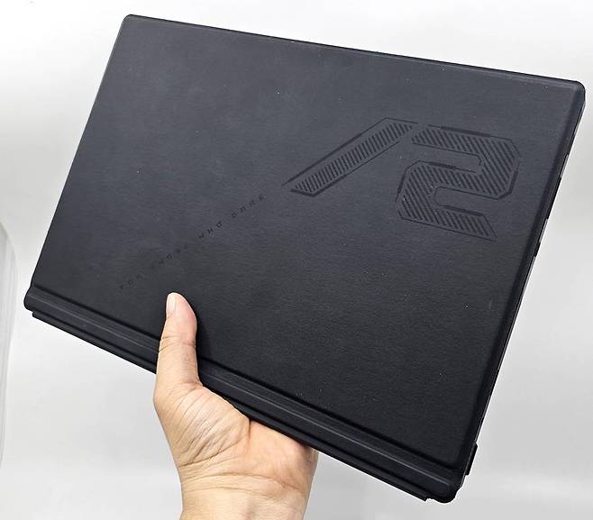 높은 게이밍 성능과 휴대성을 겸비했다 / 출처=IT동아