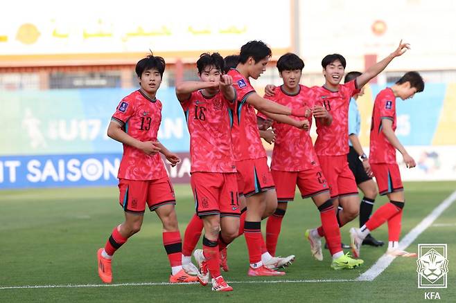 오하람이 17세 이하 아시안컵 4강 사우디전에서 선제골을 터트린 뒤 기뻐하고 있다. [사진 KFA]