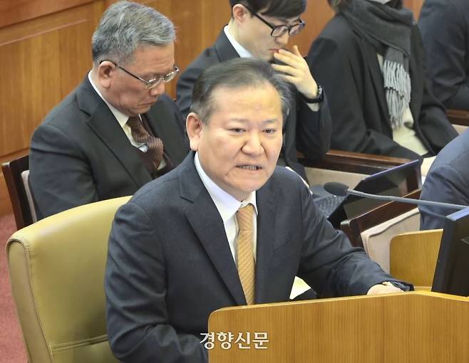11일 서울 종로구 헌법재판소에서 열린 윤석열 대통령 탄핵심판 7차 변론에 증인으로 출석한 이상민 전 행정안전부 장관이 발언하고 있다. 헌법재판소 제공