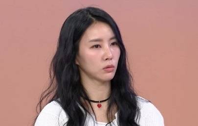 배우 김정민이 과거 꽃뱀 논란으로 고통스러웠던 속내를 털어놓는다. [사진출처 = MBN ‘동치미’ 영상 캡처]