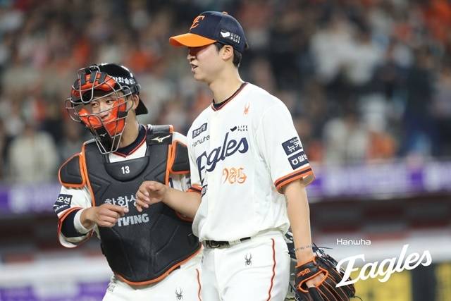 한화 엄상백은 18일 대전 NC전에서 이적 후 및 시즌 첫 승을 따냈다. 사진=한화 제공