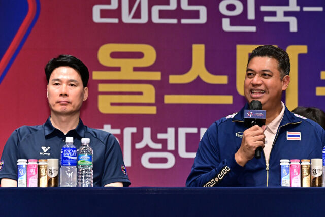 강성형 감독과 키아티퐁 감독./KOVO