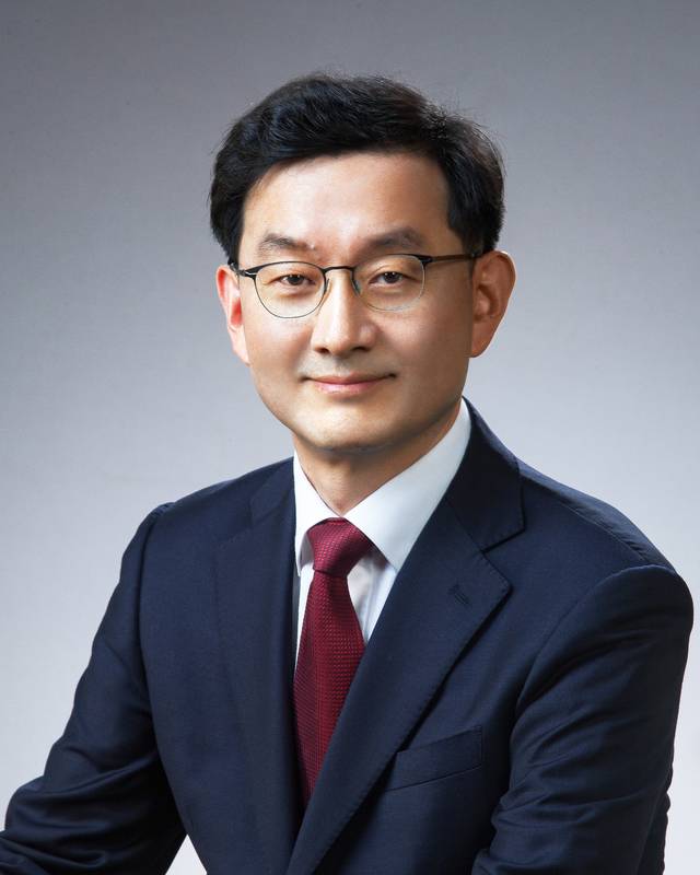 [서울=뉴시스] 윤창렬 LG 글로벌전략개발원장. (사진=청와대 제공) 2021.04.16. photo@newsis.com *재판매 및 DB 금지