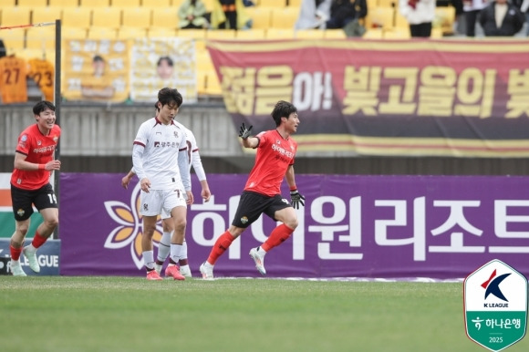 최병찬(오른쪽). 한국프로축구연맹
