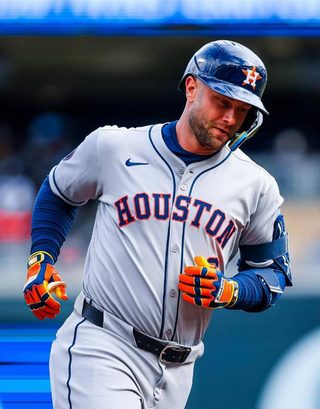 (지난 겨울 FA 계약을 통해 휴스턴으로 이적한 '거포' 1루수 크리스찬 워커)
