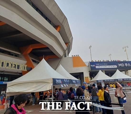 '현역가왕2' 콘서트는 20일까지 총 4차례 서울콘서트를 가진 뒤 이후 부산, 대구, 창원, 전주, 대전, 안양, 일산, 광주 등 전국 주요 도시에서 순차적으로 진행된다. /강일홍 기자