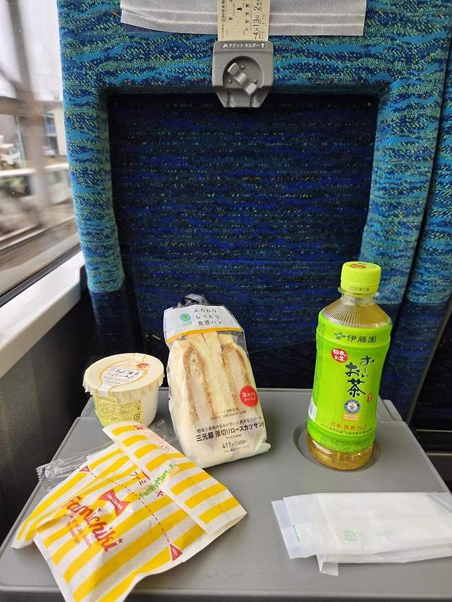 7fed8273b58669f551ee82e14483777343e0ffd135d8120923f0b0dbe080e042