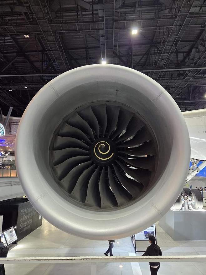 7fed8273b58669f551ee83e04682737398ef7c98ef9d0d45bd8c6749058a7303