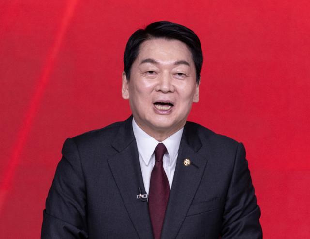 19일 서울 강서구 ASSA아트홀에서 열린 국민의힘 제21대 대통령 후보자 1차 경선 토론회에서 A조 안철수 의원이 발언하고 있다. 연합뉴스