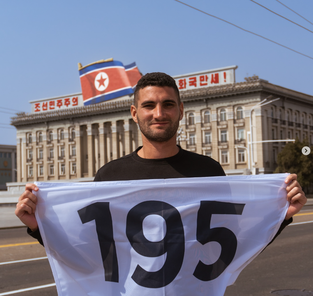 최연소 나이에 세계 195개국 모두 방문한 카메론 모피드. 인스타그램