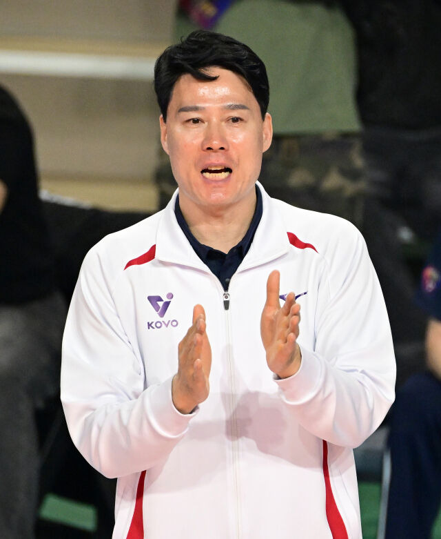 한국 올스타 강성형 감독./KOVO