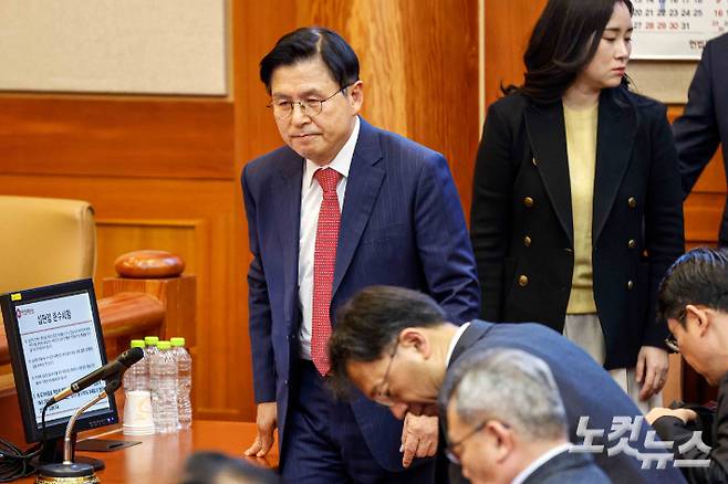 황교안 전 국무총리가 11일 서울 종로구 헌법재판소에서 열린 '윤석열 대통령 탄핵심판 7차 변론'에서 윤 대통령 변호인단으로 참석하고 있다. 사진공동취재단