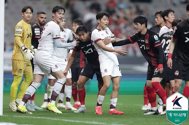 ▲ 19일 오후 서울월드컵경기장에서 FC서울과 광주FC의 하나은행 K리그1 2025 10라운드가 펼쳐졌다. 경기 결과 광주가 2-0으로 이겨 서울전 5연승을 달렸다. ⓒ 한국프로축구연맹