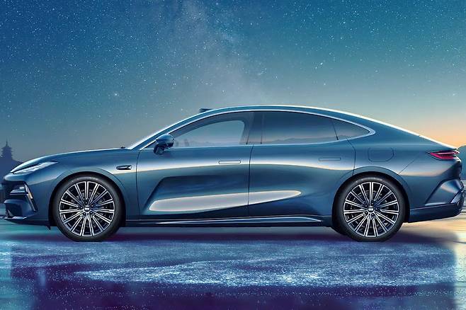 지리 갤럭시 스타샤인 8 EM